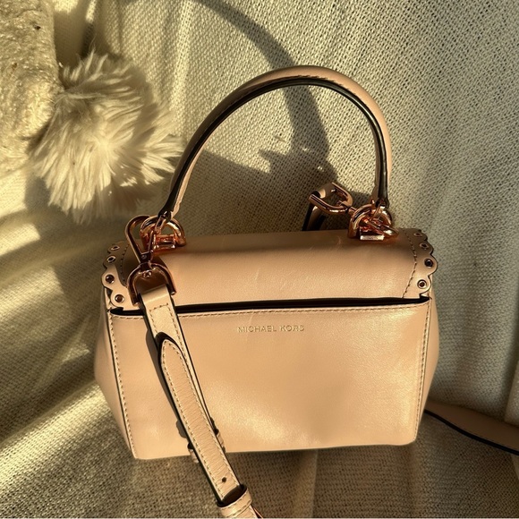 NWOT MICHAEL Michael Kors Ava Extra-Small Scalloped Leather Crossbody Bag - Picture 7 of 13